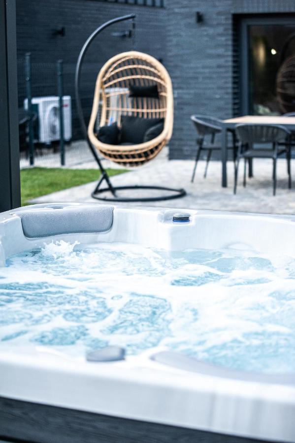 Odnova - Holiday Home With Spa Боболин Экстерьер фото