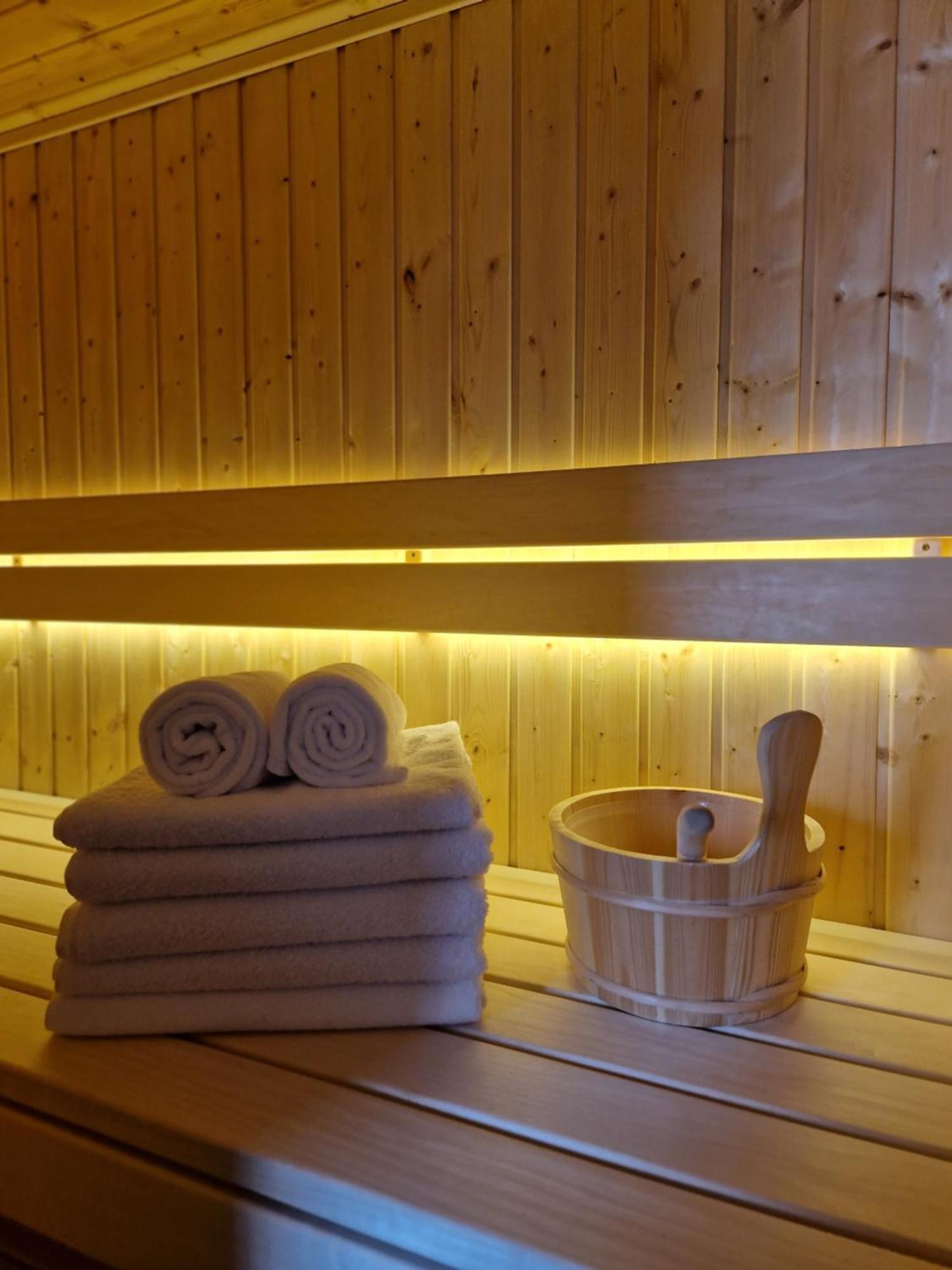 Odnova - Holiday Home With Spa Боболин Экстерьер фото