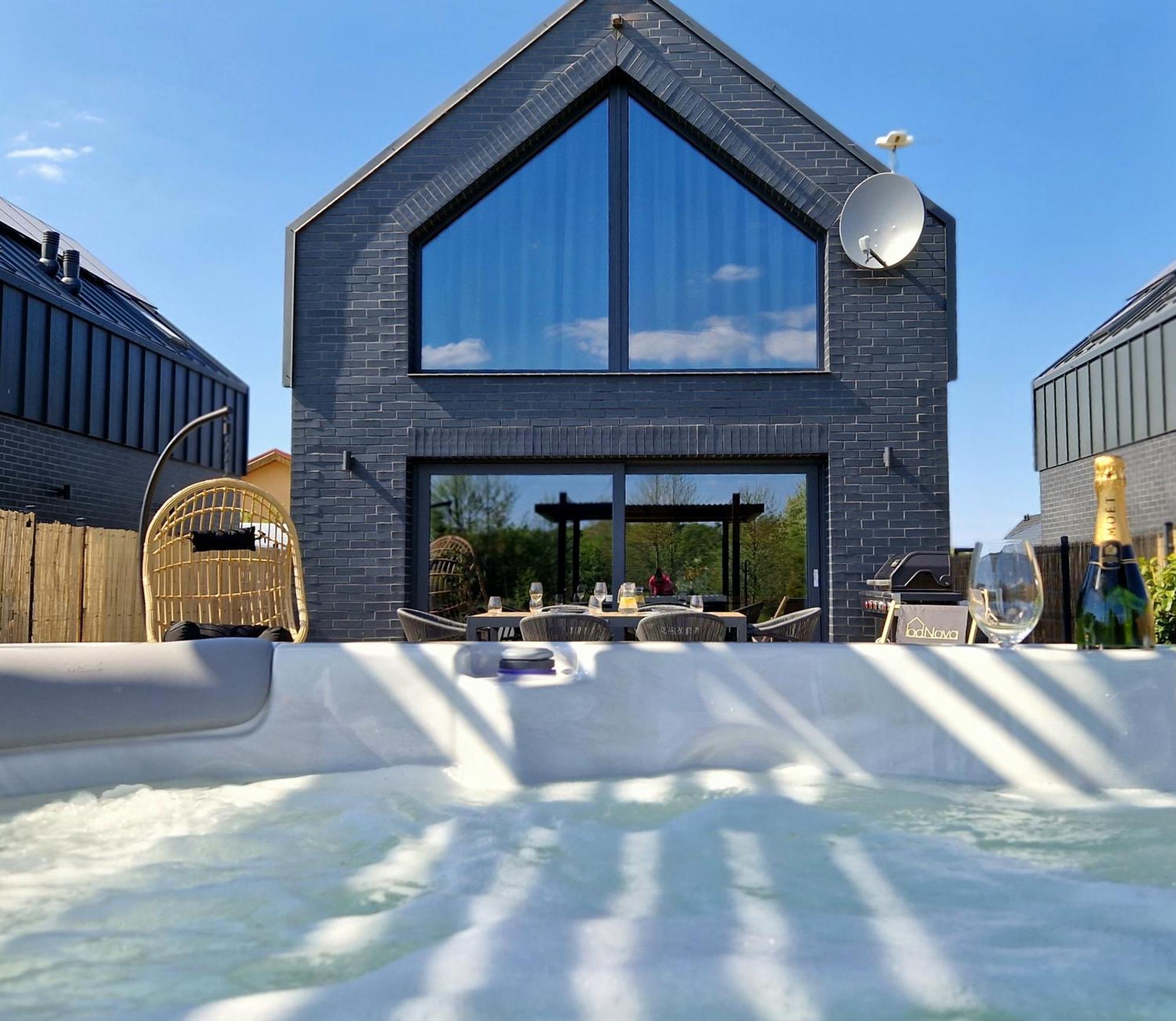 Odnova - Holiday Home With Spa Боболин Экстерьер фото